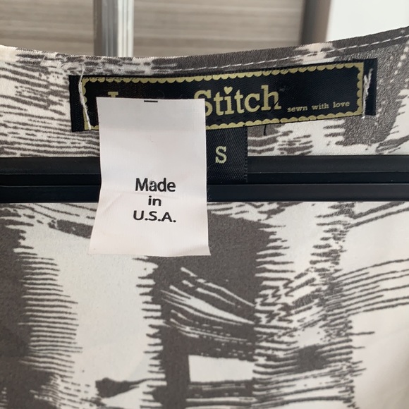 ✅ $10 ADD-ON ONLY ✅ Cold Shoulder Grey+ White belted summer dress ✅ $10 ADD-ON - Picture 4 of 12